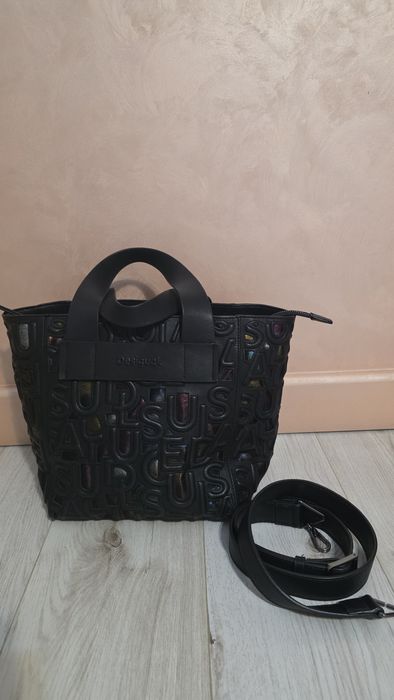 Vand geanta desigual ,