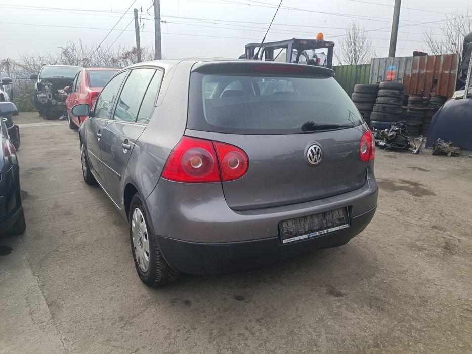 Dezmembram VW Golf, an 2007, motor 1.6 b, tip motor BSE