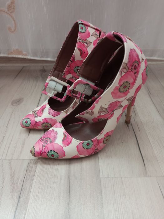 Pantofi cu toc Botinelli