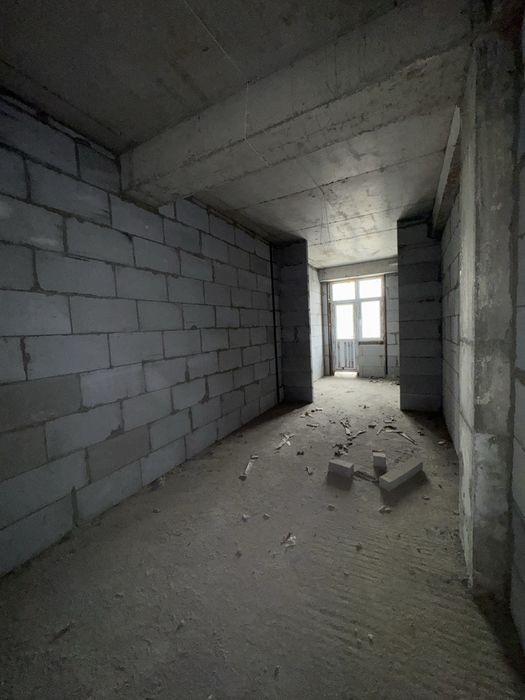 Продаётся квартира 35-кв.м Сергели р-н, метро Чоштепа, ( новостройка )