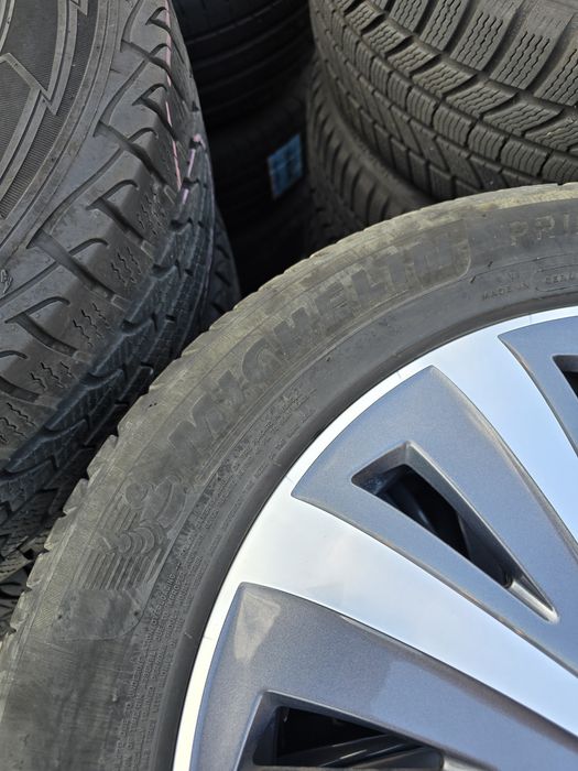 4 Броя 215/55/17 Michelin 2x5,8mm 2x4,5mm 22dot