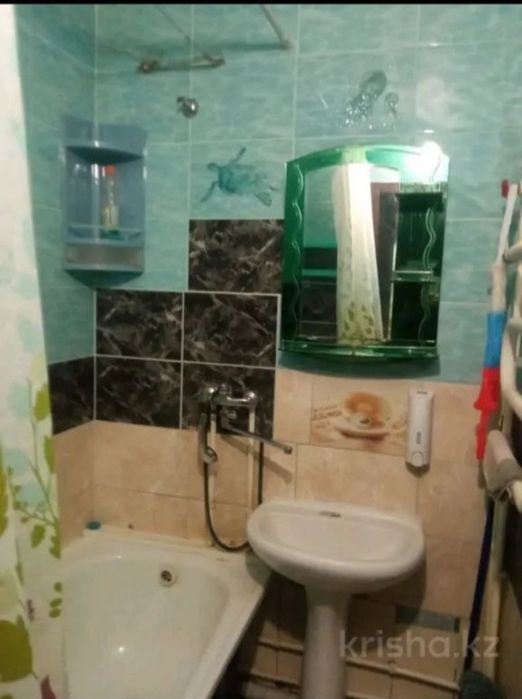 Продам 3 комн квартиру район Береке