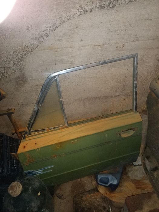 Продам двери левые.