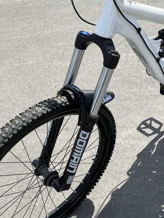 Bicicleta YT TUES