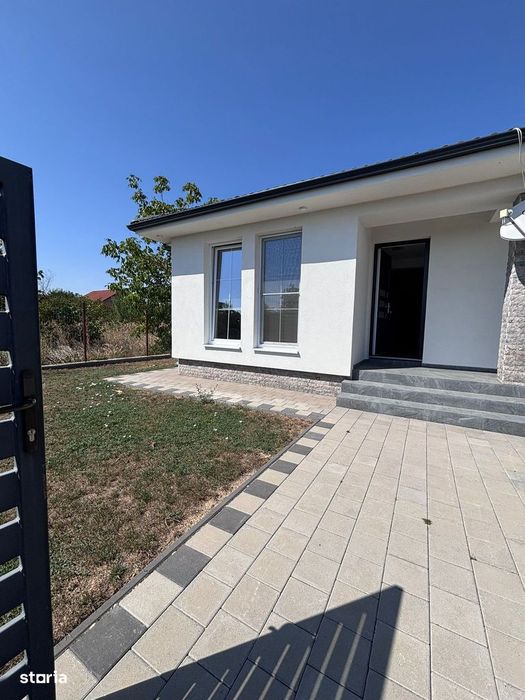 Casă de închiriat