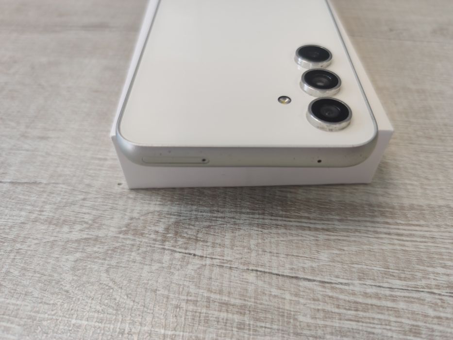 Samsung Galaxy A54 5G 128GB 8RAM White Като нов!
