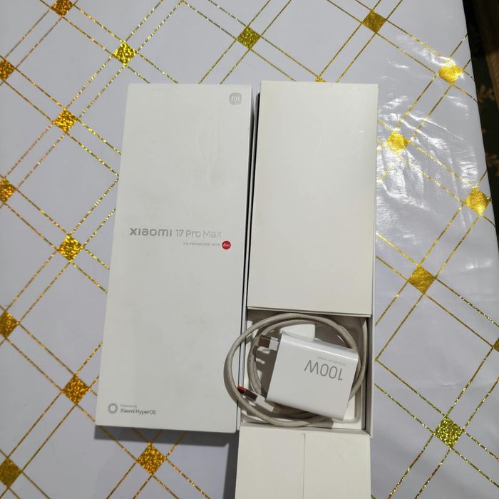Xiaomi 17пор макс  16/512