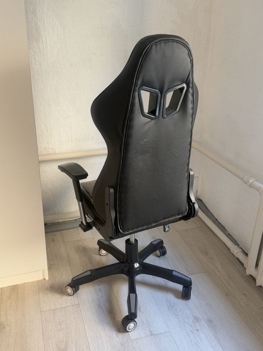 Продам кресло игровое