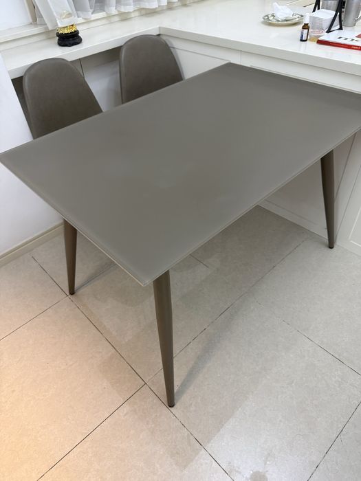 Стол кухонный из стекла