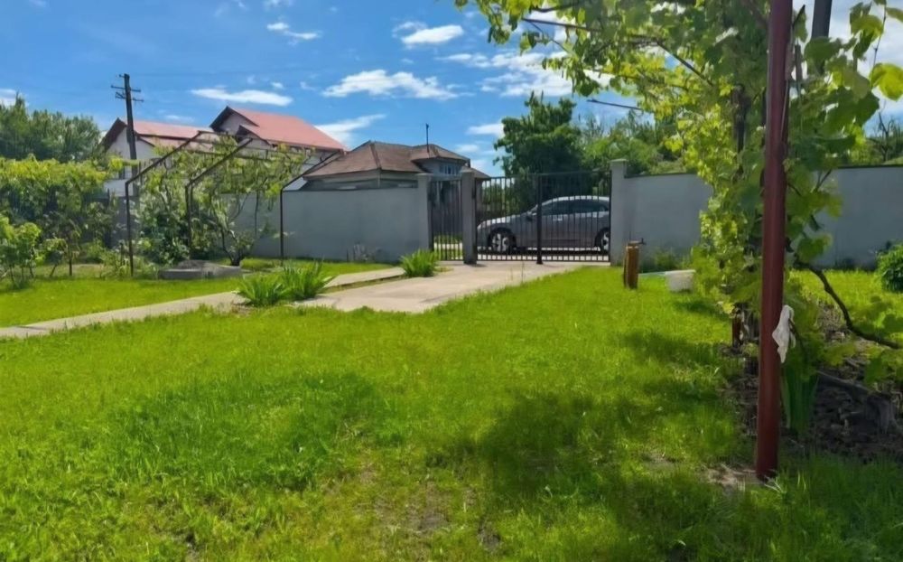 Casă  cu teren 2500mp de vânzare în Băbana,  sat Slătioarele  13 km de Pitești