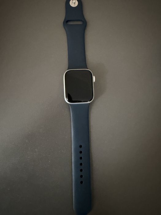 Продам Apple watch SE2