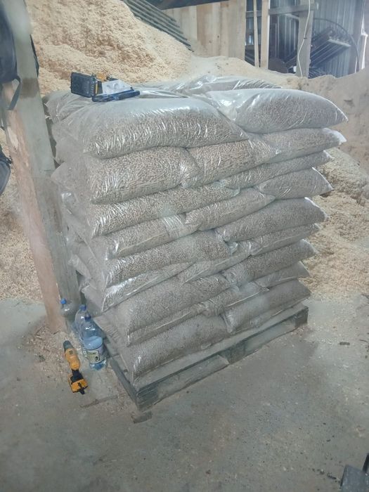 Peleti de brad uscat