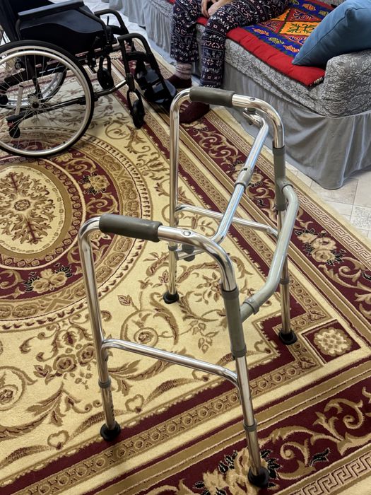 Продам ходунки Б/У