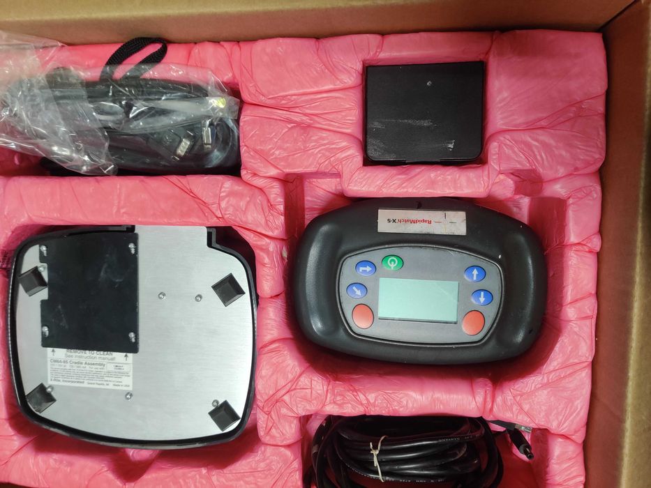 Stand vopsea auto profesional PPG . fotospectometru. balanta