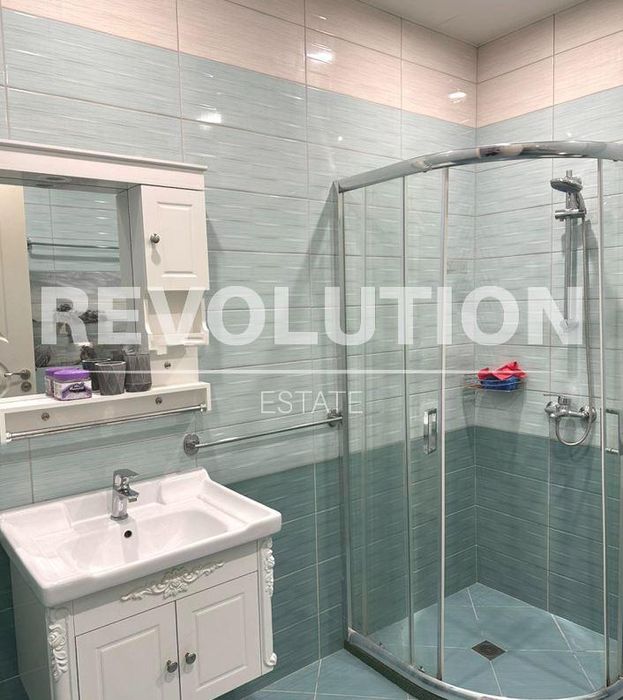 Дава се под наем Тристаен апартамент в Варна, Бриз - 65 кв.м за 1200 € - Снимка #4