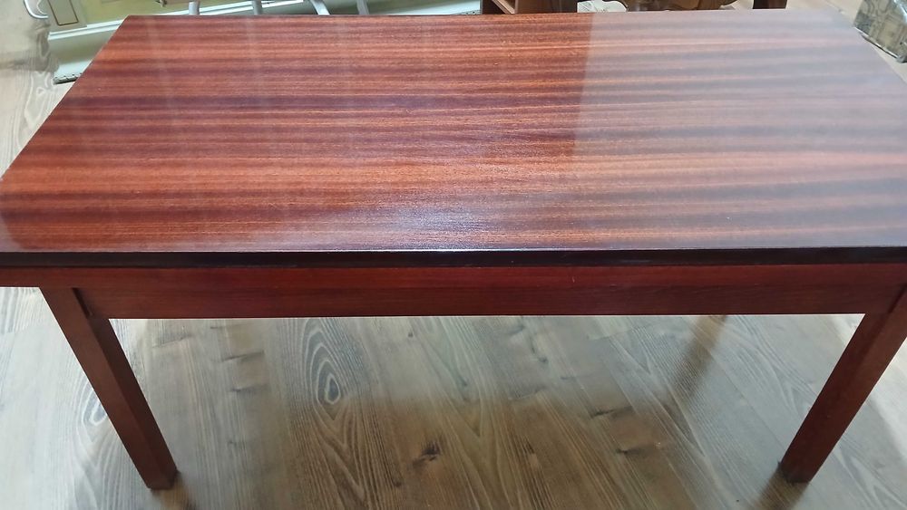 Стол журнальный. Корея.