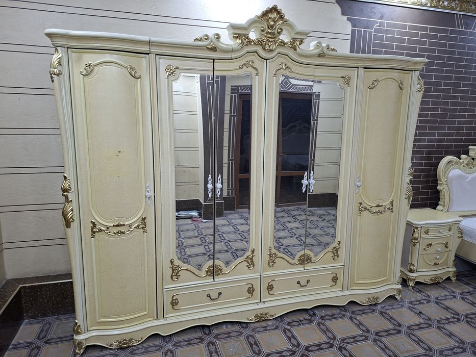 Dubayiskiy spalni garnitur