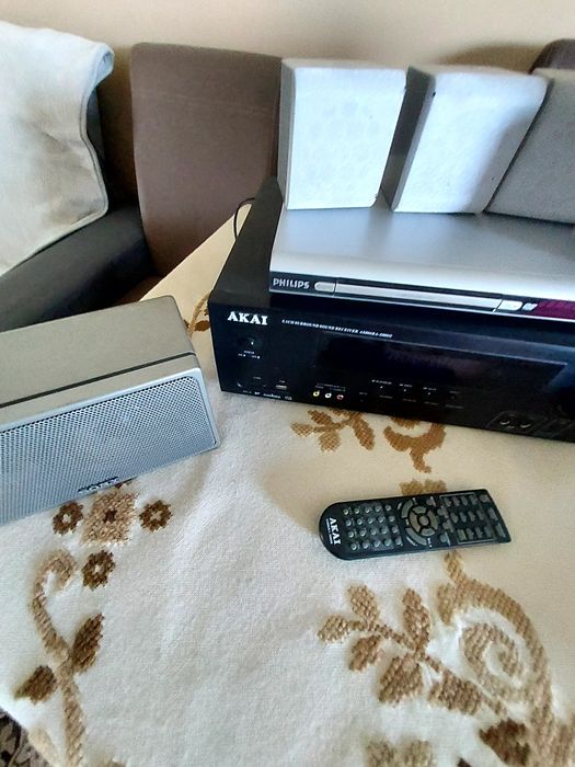 Amplificator AKAI plus bonus un DVD