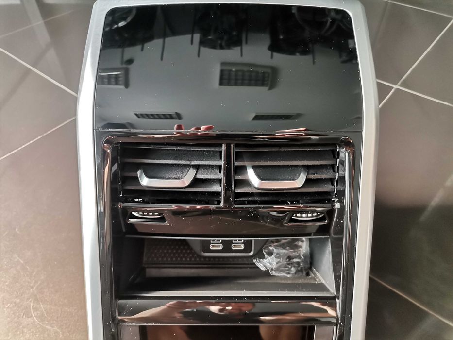 Заден Панел Управление Климатик BMW G14 G15 G16 M8 G05 G06 G07