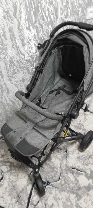 Коляска детская  холати ало