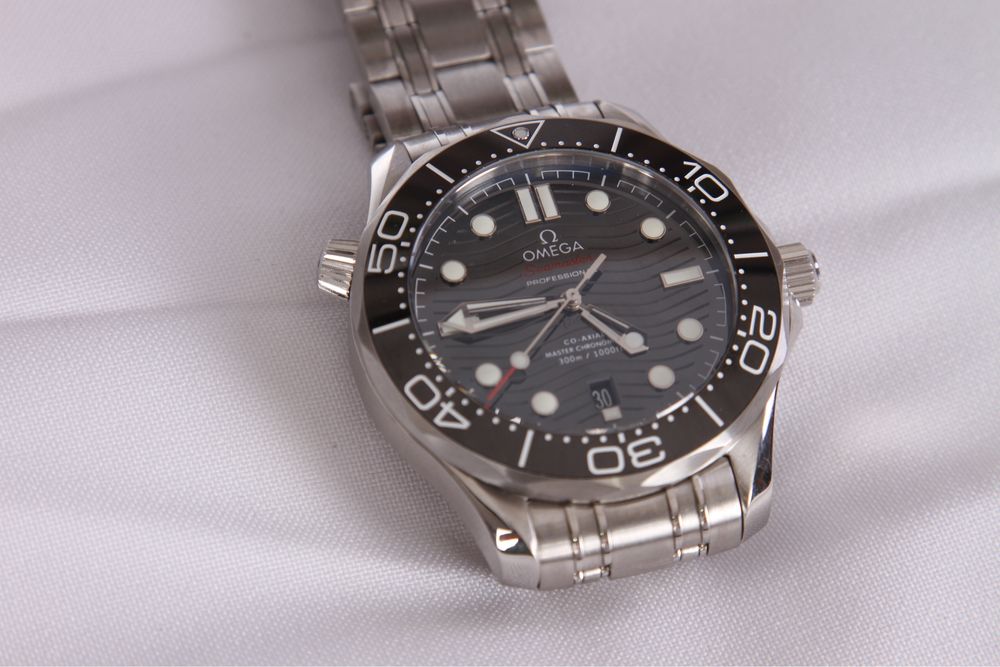 Omega Seamaster Diver 300M –  часы.
