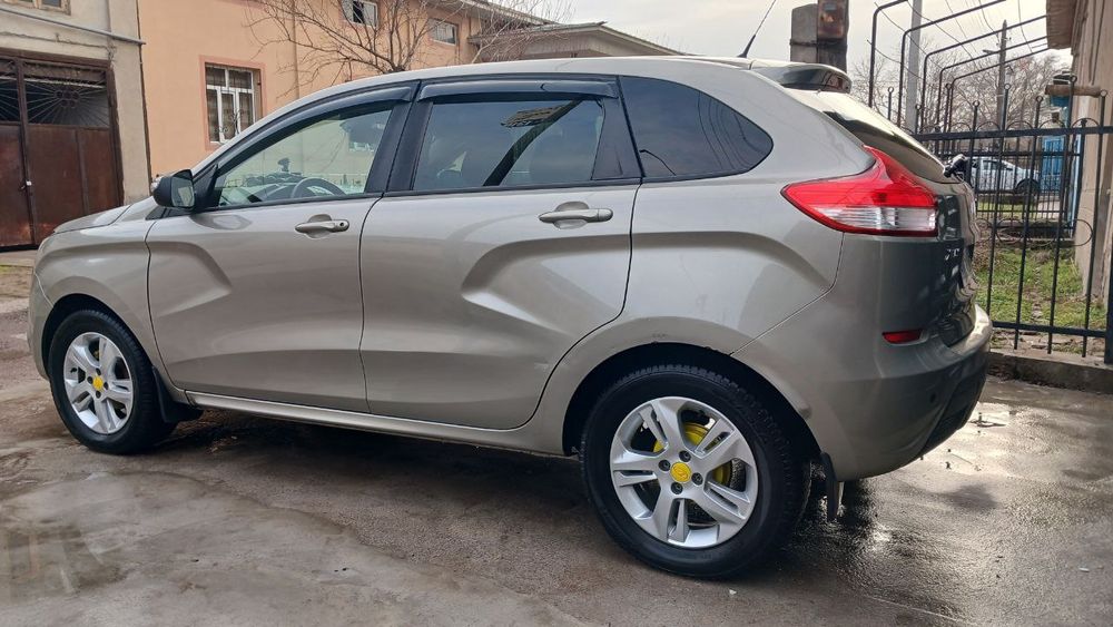 Lada xray             ,