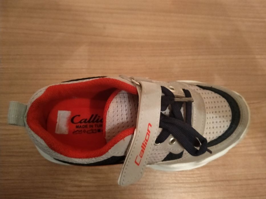 Кроссовки детские