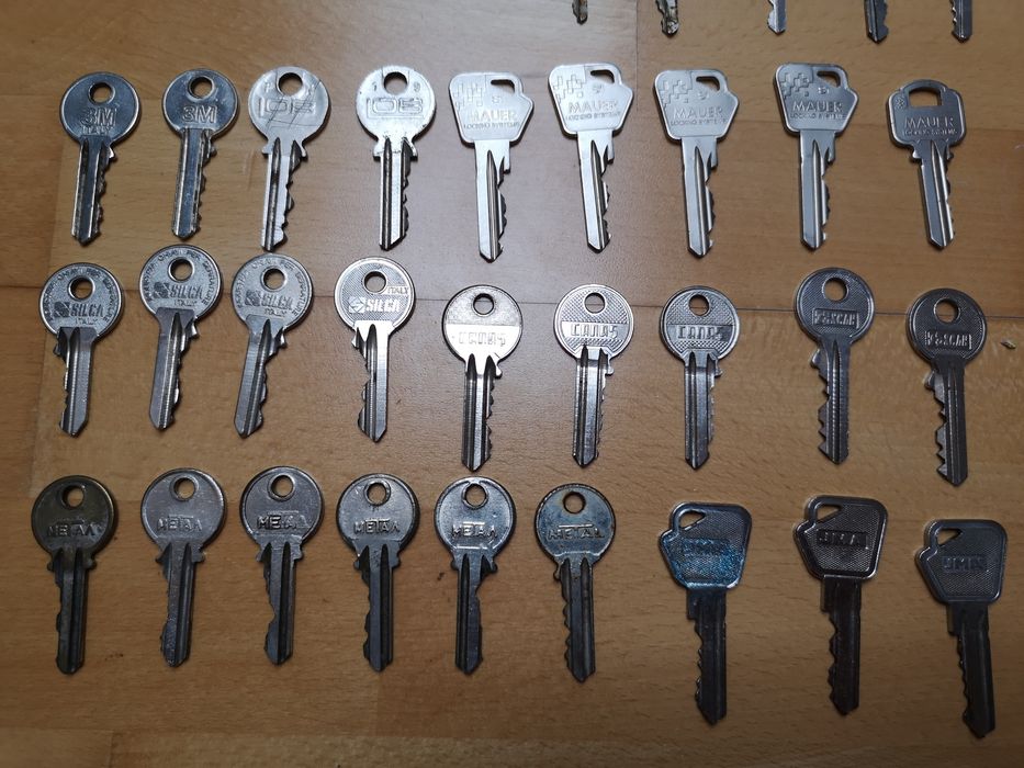 Лот стари ключове