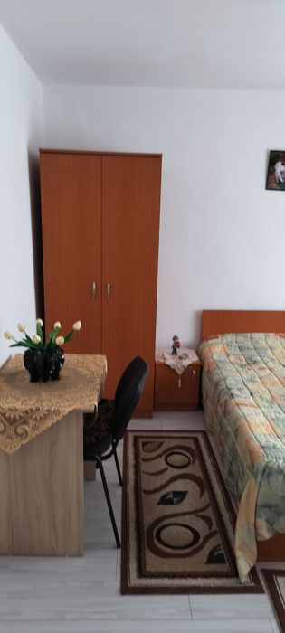 Închiriez apartament cu două camere