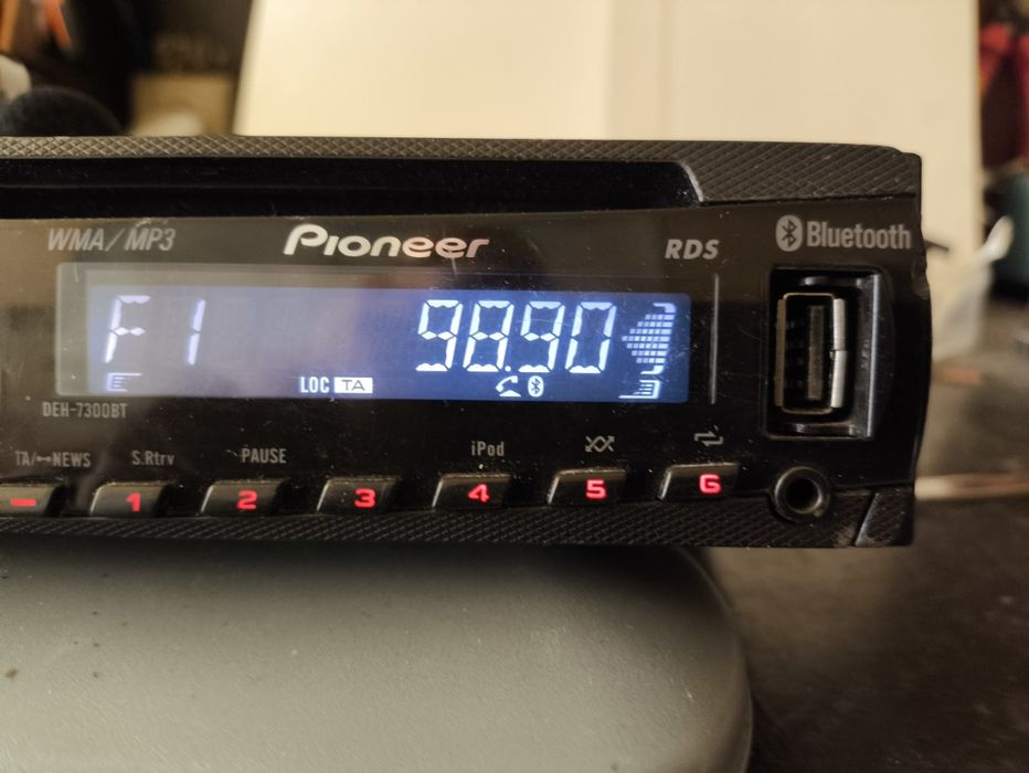Висок клас авто cd Pioneer deh-7300bt