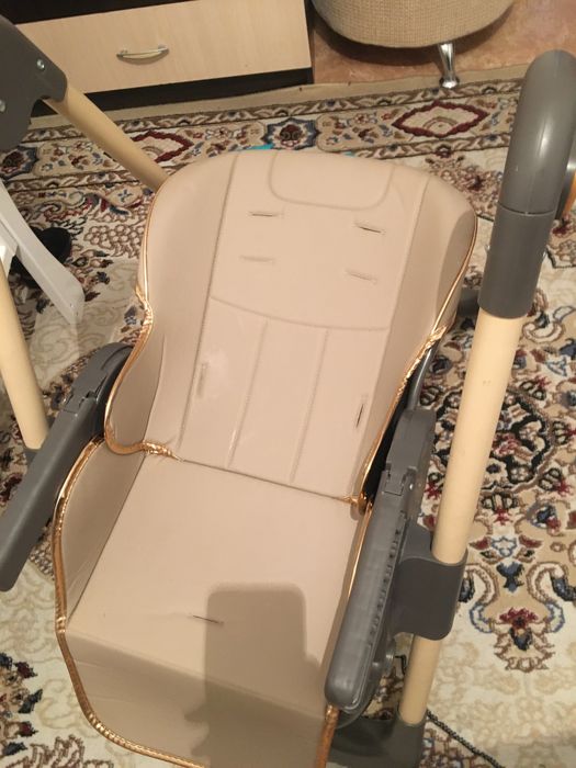 Продам стульчик для кормления и манеж