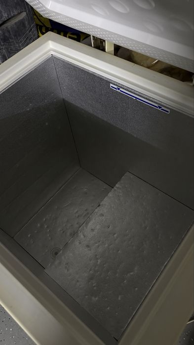 Продам морозильную камеру