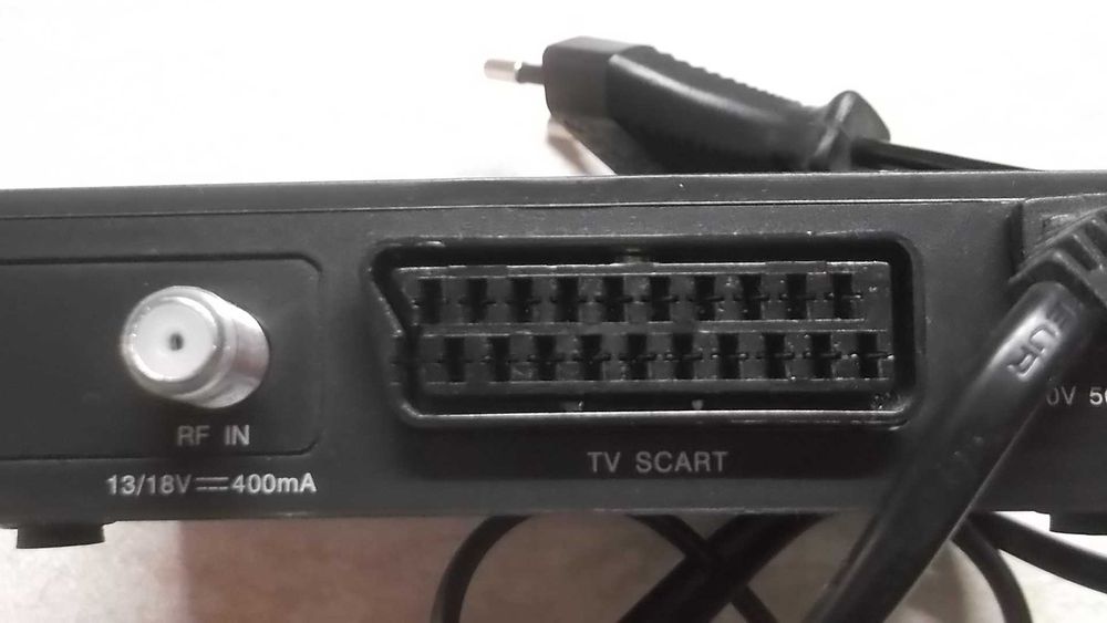 Receptor / receiver satelit digital ALMA S-1100 cu telecomanda