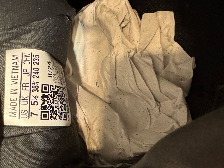 Adidas нови,оригинални дамски маратонки 38 38.5