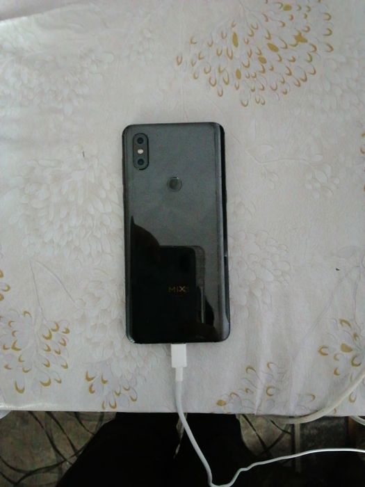 Очен редки телефон ми микс 3