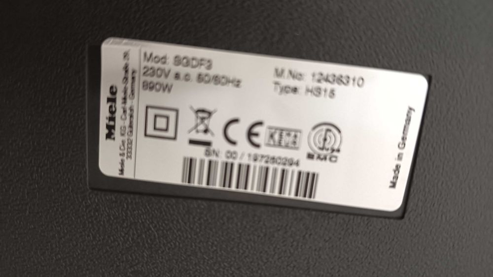 Прахосмукачка Miele C3 125 Edition Petrol