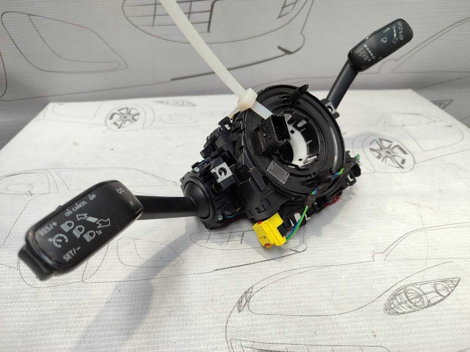 Ansamblu manete comenzi volan + spiră Skoda Octavia Mk3 (5E) 5Q0953549 2015 / [2013-2019] / (5B3)