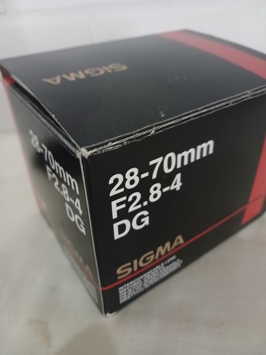 Sigma 28 - 70 мм f 2.8 4
