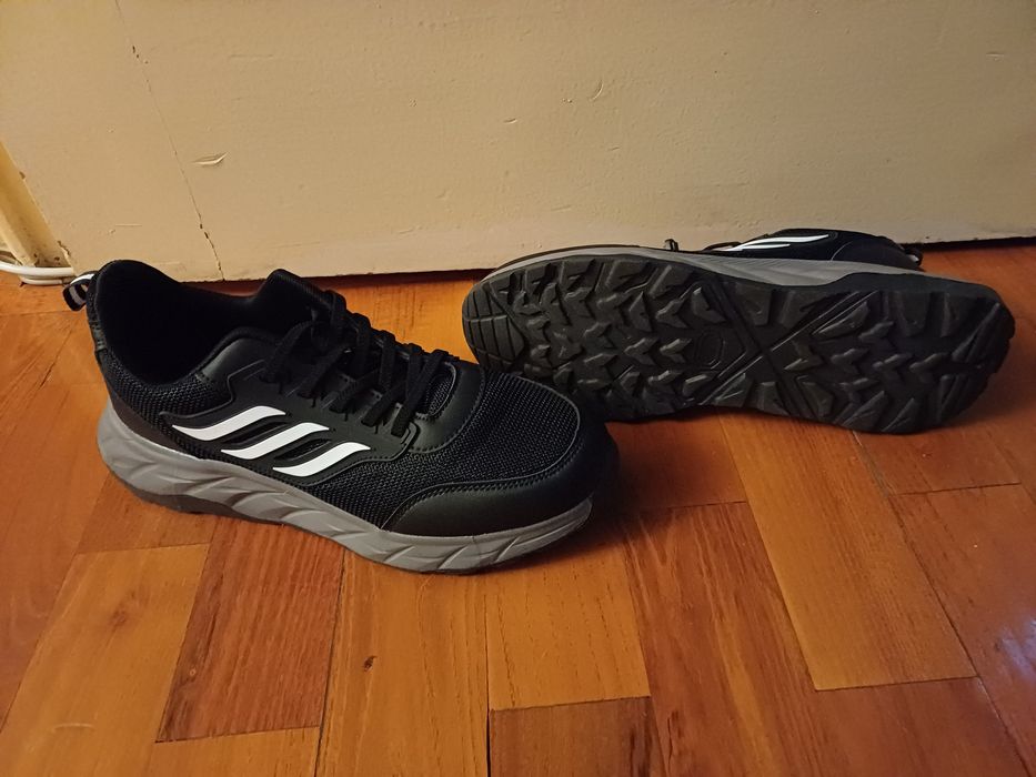 Adidasi - pantofi sport noi nr.43,5-44
