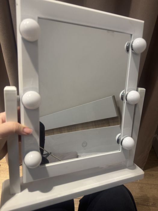 Зеркало настольное с подсветкой