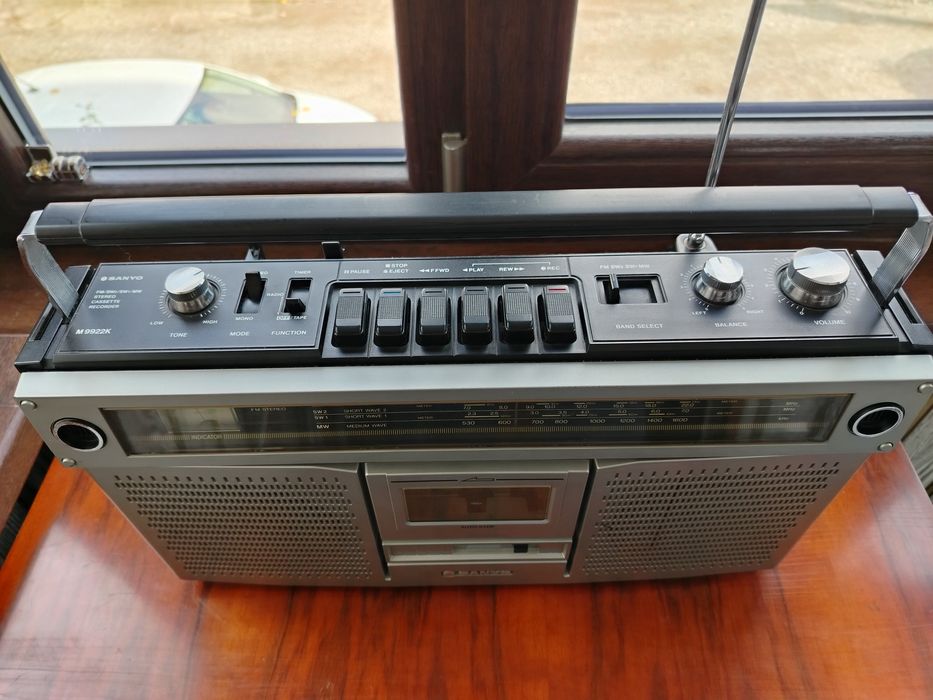 Vând radio casetofon Sanyo