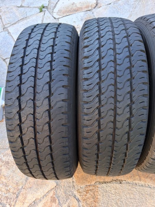 215 65 16 C Dunlop  Бусови