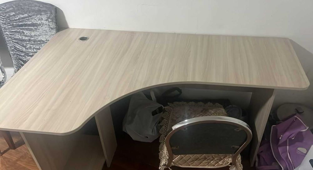 Рабочий стол для дома