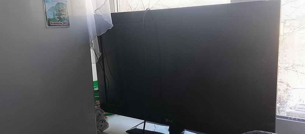 Телевизор      LG