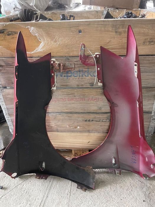 Передние Крылья Митсубиси Лансер 10