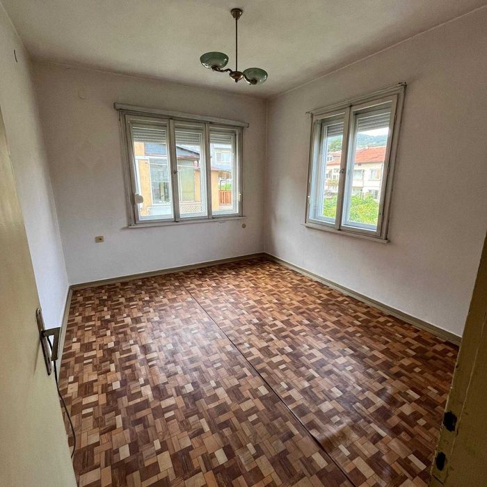 Продава се Етаж от къща в Асеновград - 100 кв.м за 1750 €/кв.м - Снимка #6