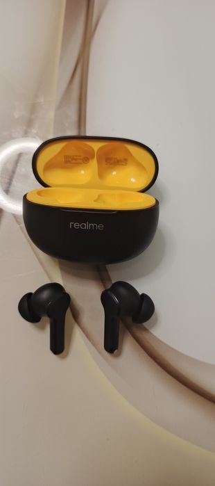 Продаю наушники realme T110