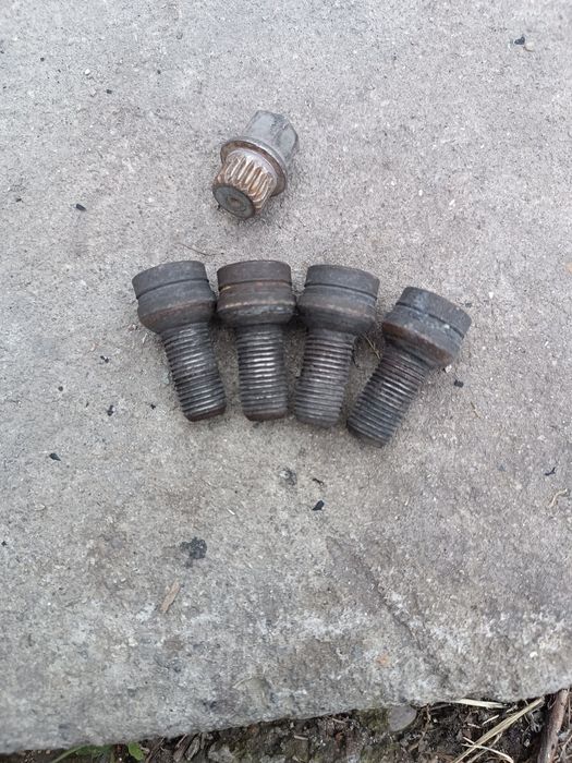 Секретни болтове за VW AUDI