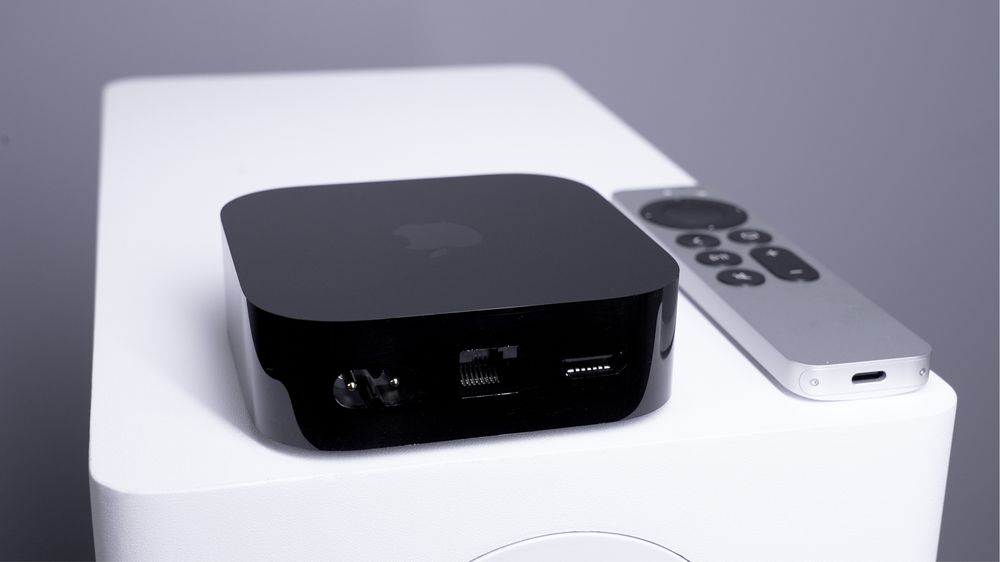 Продам ТВ- приставку Apple TV 4K 128+Ethernet