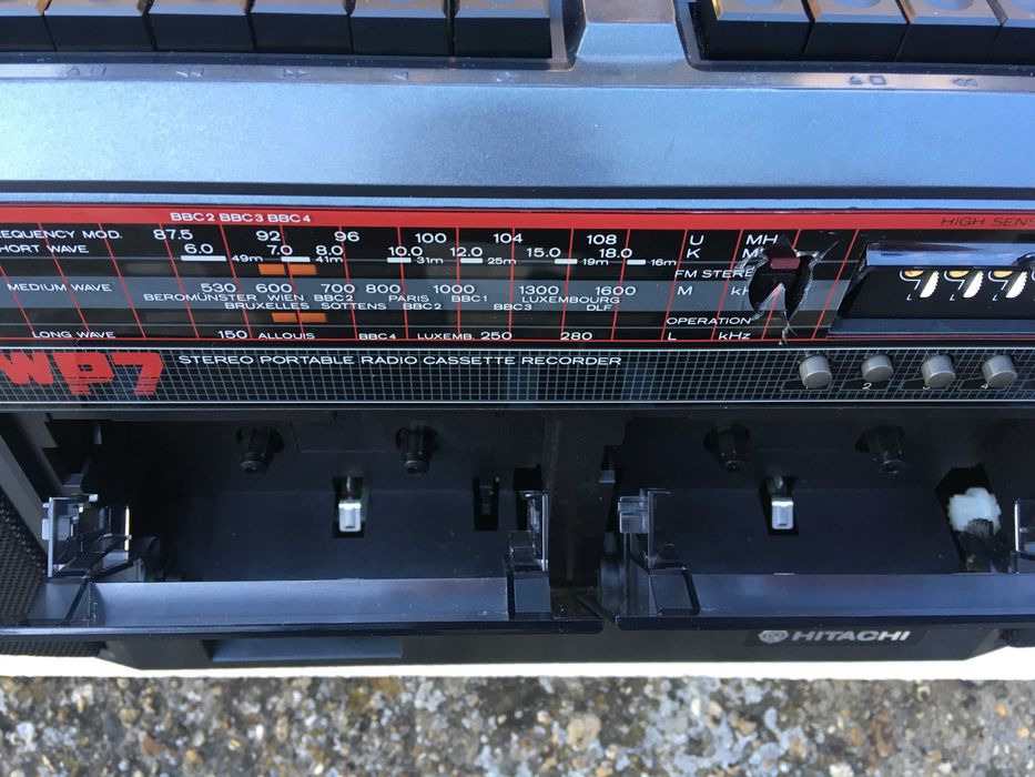 радиокасетофон Hitachi TRK-WP7E